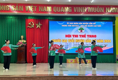 2024 KHAI MAC HOI THI THE THAO NGUOI CAO TUOI HUYEN CAM MY 1.jpg