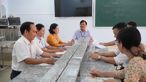 2024 THAY GIAO NGUYEN DINH HUNG THCS NGO QUYEN.jpg