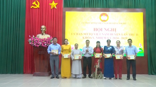 2025 HOI NGHI MTTQ HUYEN LAN II.jpg