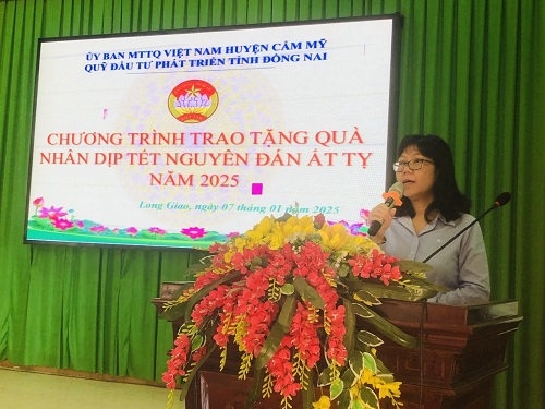 2025 TRAO QUA TET THI TRAN LONG GIAO.jpg