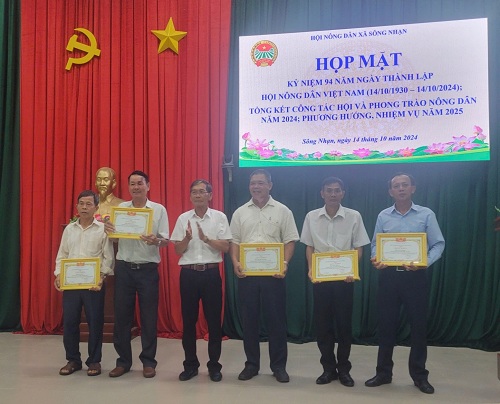 2024 HOI NONG DAN SONG NHAN HOP MAT NGAY THANH LAP HOI ND.jpg