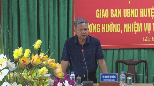 2025 HOI NGHI GIAO BAN HUYEN THANG 1.jpg