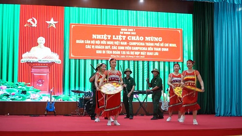 2025 THAT CHAT NGHIA TINH VIET NAM CAMPUCHIA 2.jpg