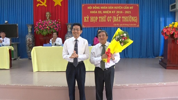 1229.2001.DONG%20CHI%20VO%20VAN%20CHANH%20TANG%20HOA%20CHUC%20MUNG.jpg