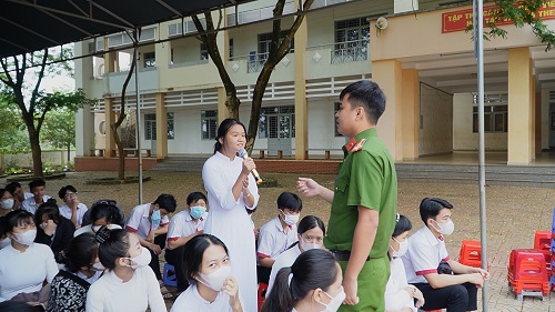 2023DAY MANH TUYEN TRUYEN GIAO DUC PHAP LUAT DAM BAO AN TOAN GIAO THONG CHO HOC SINH.jpg