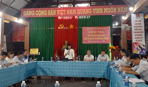 2023 KIEM TRA HANG VIET.jpg