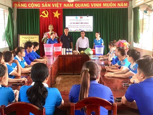 2024 THUA DUC RA MAT MO HINH PHAN LOAI RAC TAI NGUON 1.jpg